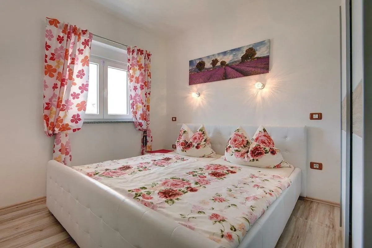 Villa Marcelia Pula 0*,  Kroatien