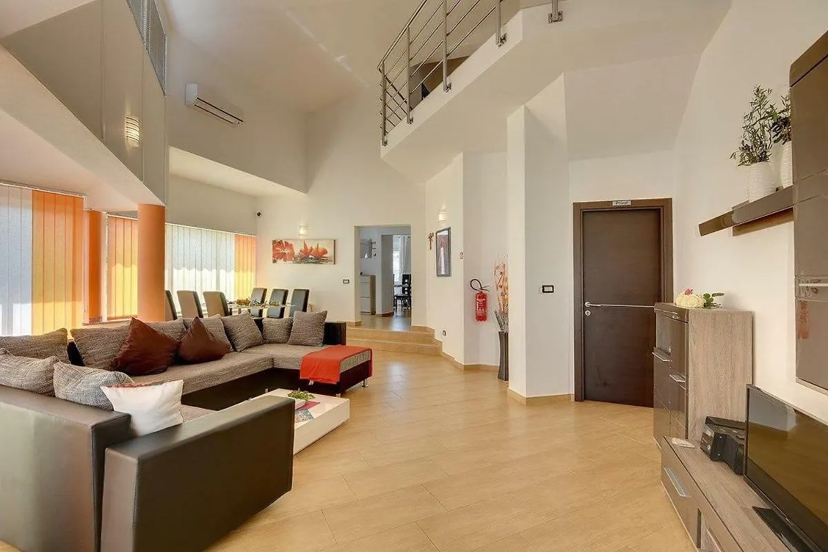 Villa Marcelia Pula 0*,  Kroatien