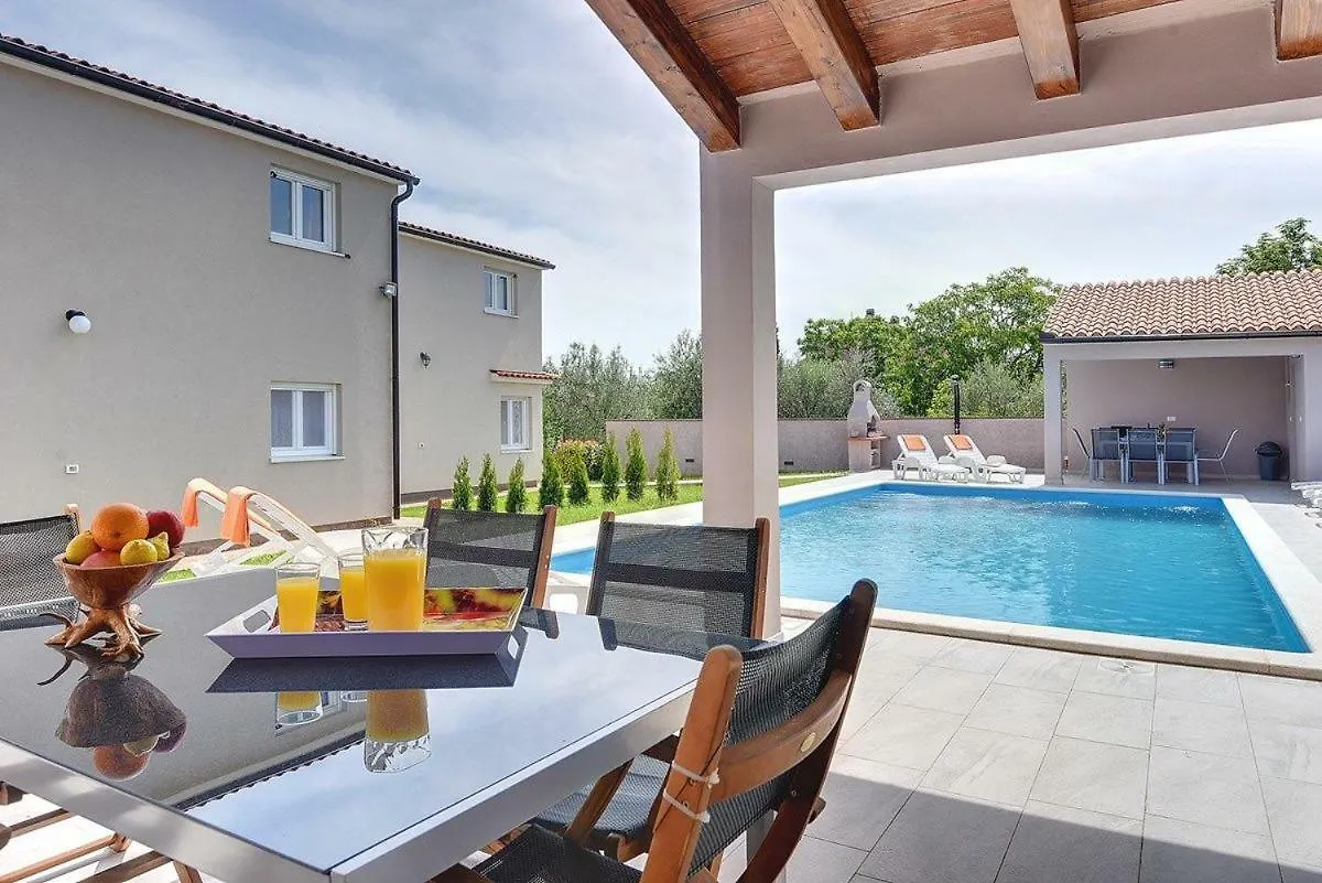 פולה Villa Marcelia